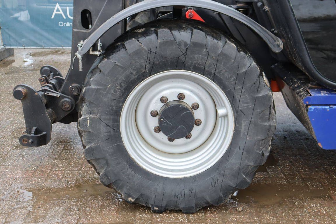 New Holland LM5060 Diesel 88kW 4000kg 7.1m 2011 Telehandler 2011 LM5060 2011 1 image 15