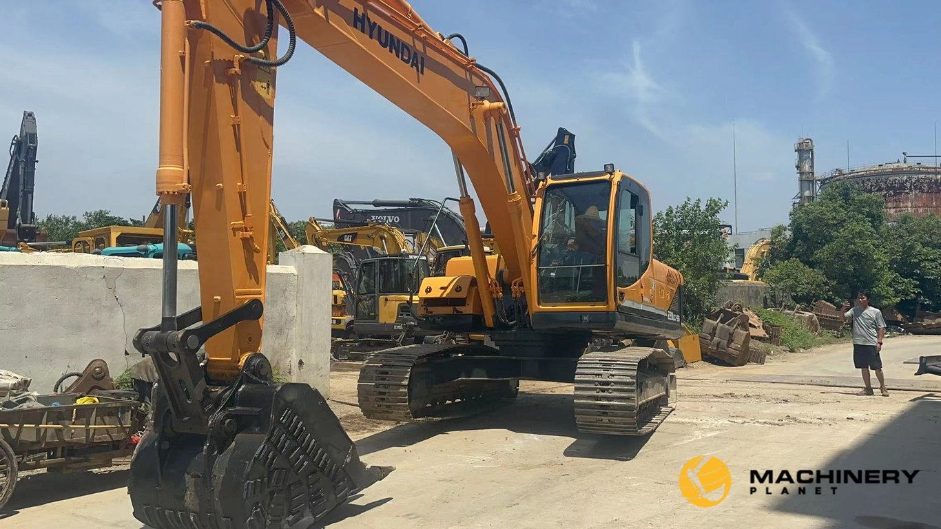 HYUNDAI R220LC-9S Used Crawler Excavator Original Good Condition R220LC-9S 2019 1 Crawler Excavators image 4