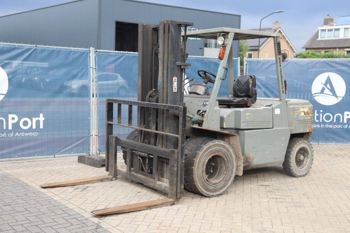 Forklift Yang FD-45TIP Diesel 4500kg 4.7m 1999 1999 Yang FD-45IIP 1999 1 Forklift image 9