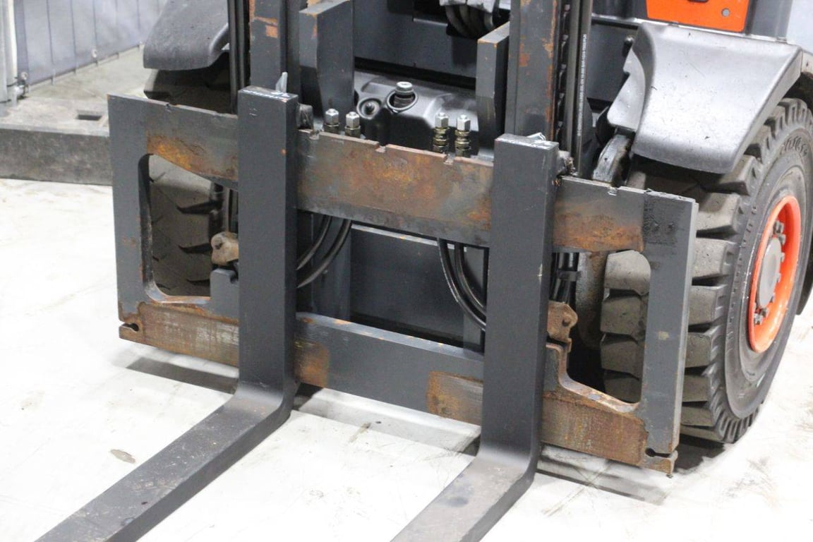 Forklift Linde H30T-02 LPG 3000kg 2014 2014 H30T-02 2014 1 Forklift image 10