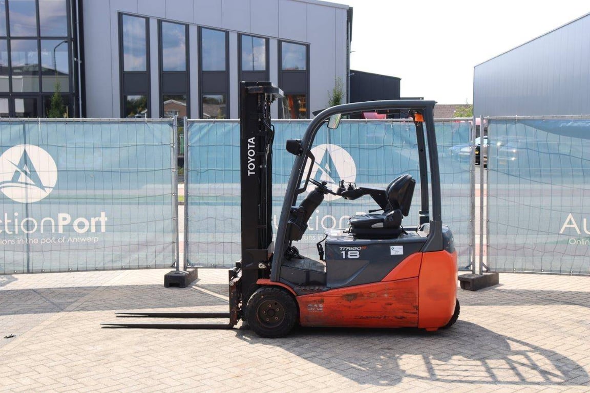 Forklift Toyota 8FBET18 Electric 1800kg 5m 2013 2013 8FBET18 2013 1 Forklift image 2