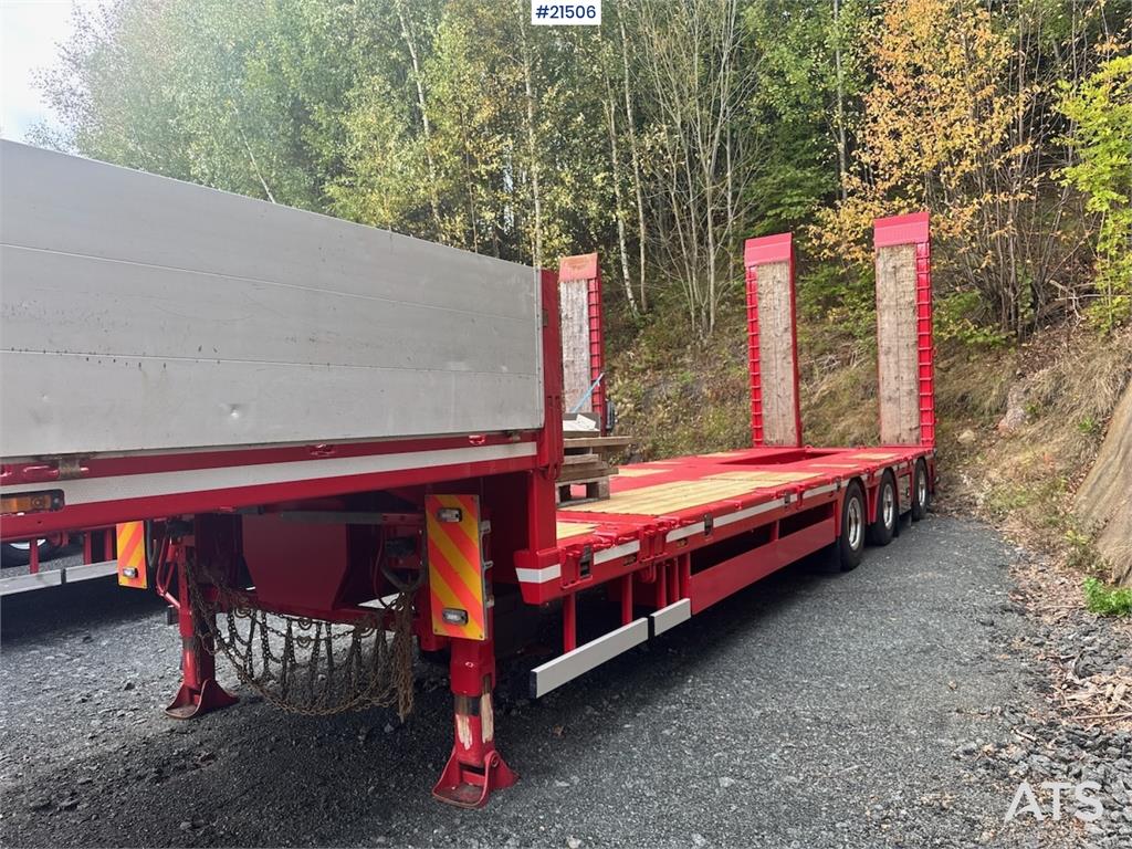 Doll Machinery Semi w/ Widening and Hydraulic Bridges. 2019 21506 Doll Machinery Semi w/ Widening and Hydraulic Bridges. 2...