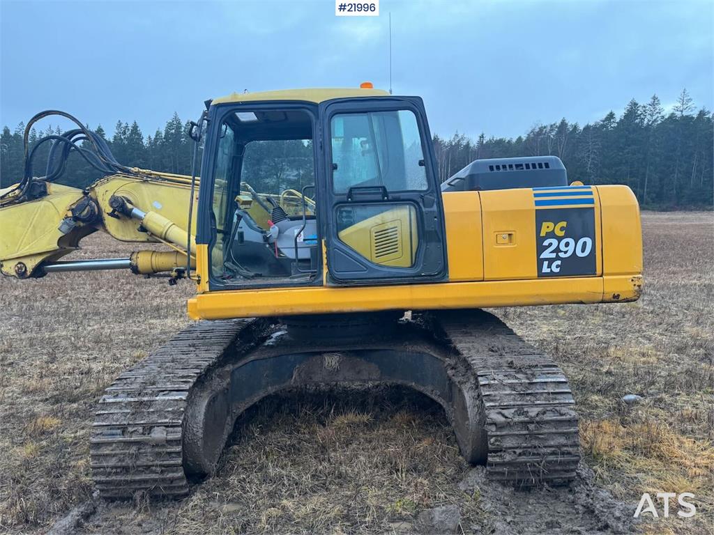 Komatsu PC290LC-7K tracked excavator w/ bucket 2003 21996 PC290LC-7K tracked excavator w/ bucket 2003 1 Crawler Excavators...