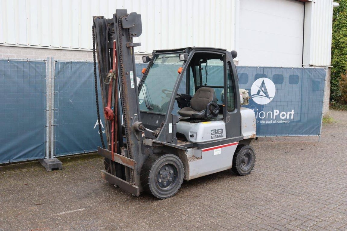 Forklift Nissan 30 LPG 2850kg 30 1 Forklift image 8