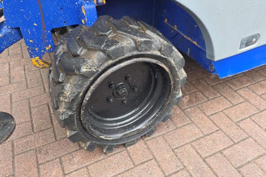 Haulotte Compact 12DX Diesel, 4x4 Drive, 12m Working Height 2005 HAULOTTE - Compact 12DX - 90086 Compact 12DX Diesel, 4x4 ...