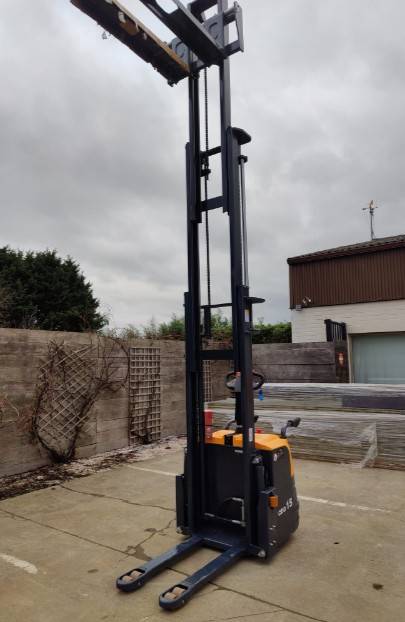 Stacker Nycheki EW15 Electric 2000kg 5.5m New Nycheki EW15 0 image 4