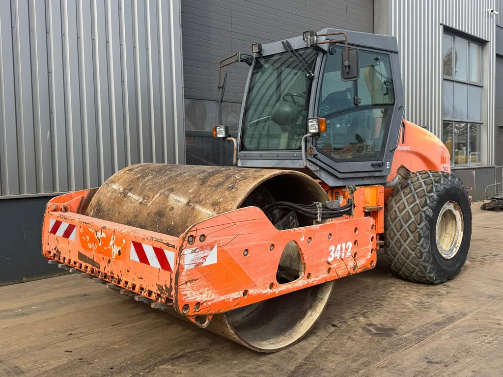 Hamm 3412 incl. Padfoot shields 2004 00033616 3412 incl. Padfoot shields 2004 1 image 2
