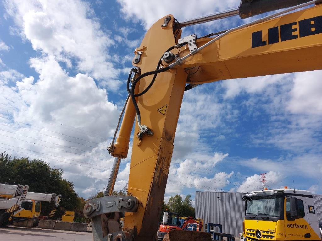 Liebherr R 946LC (Lifting Cab) 2018 ATR-2097 R 946LC (Lifting Cab) 2018 1 Crawler Excavators image 14
