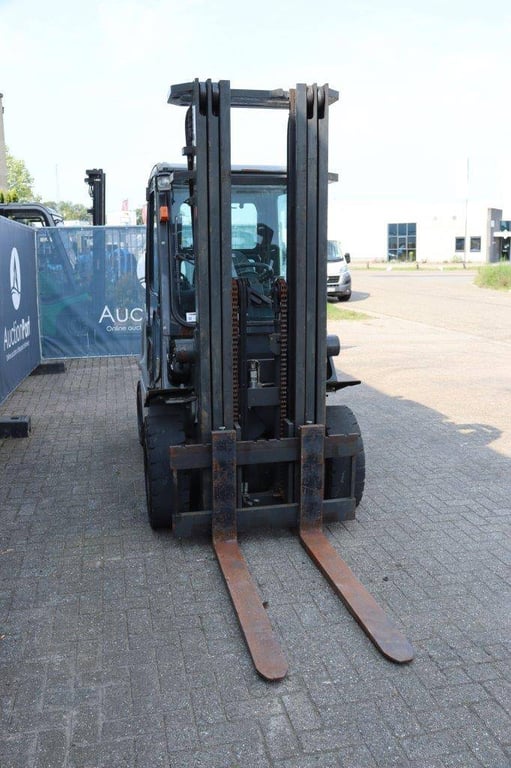 Forklift Nissan 30 Electric 3000kg 30 1 Forklift image 7
