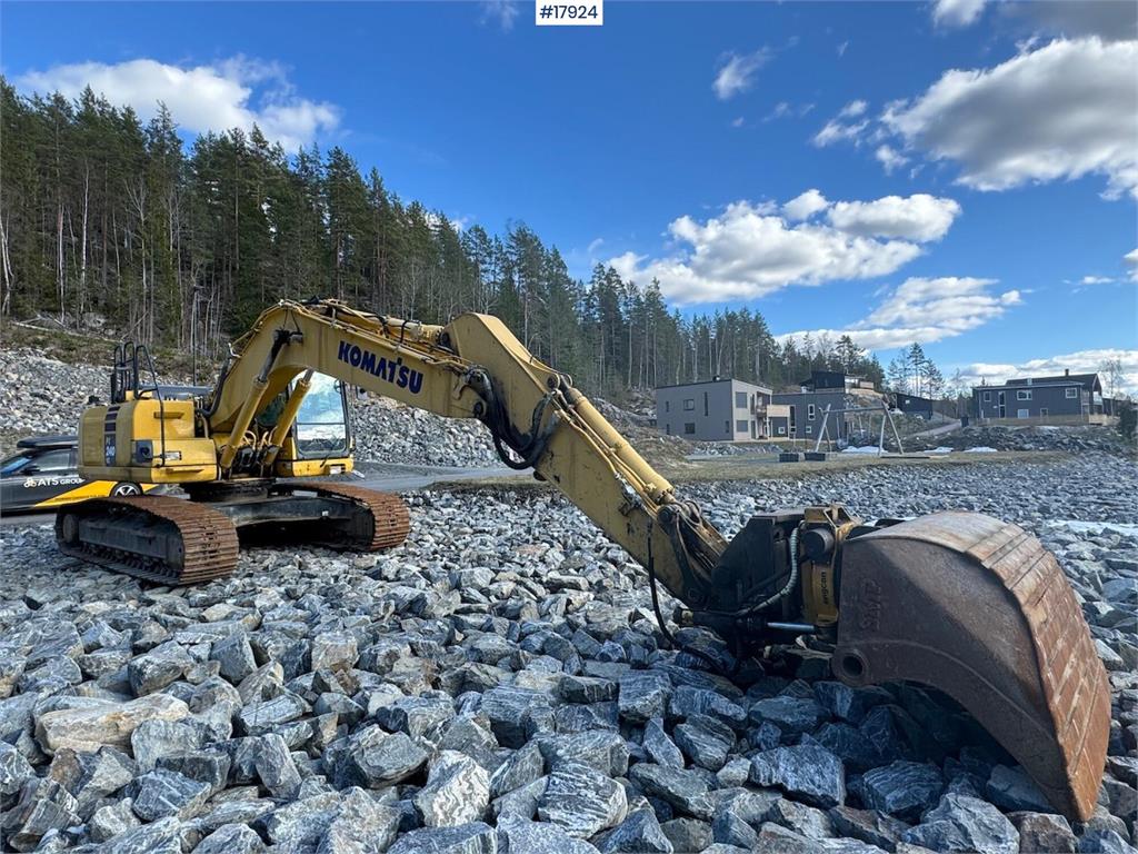 Komatsu PC240LC-10 crawler excavator w/ sanding bucket and 2014 17924 PC240LC-10 crawler excavator w/ sanding bucket and 2...