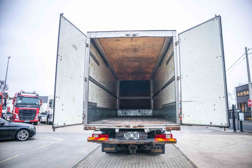 RENAULT PREMIUM 380 DXI-6x2 2014 E63000 Renault PREMIUM 380 DXI-6x2 2014 1 image 13