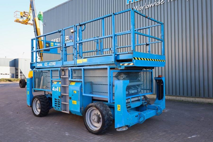 Genie GS4390 Diesel, 4x4 Drive, 15m Working Height, 680k 2012 GENIE - GS4390 - 63308 GS4390 Diesel, 4x4 Drive, 15m Working...