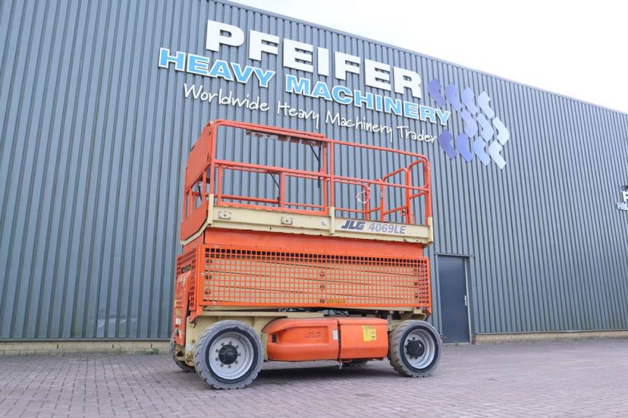 JLG M4069 Hybrid, 14.2m Working Height, 360kg Capacity 2008 JLG - M4069 - 90063 M4069 Hybrid, 14.2m Working Height, 360kg ...