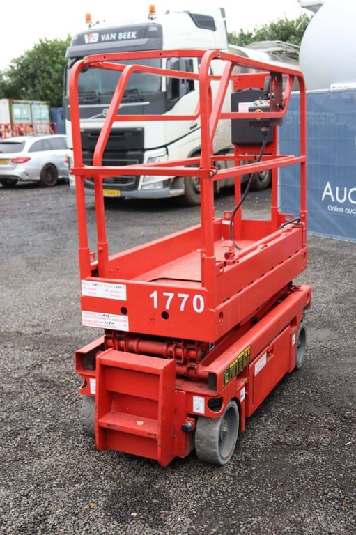Scissor lift Haulotte Optimum 6 Electric 6.45m 2008 2008 Optimum 6 2008 1 Scissor Lifts image 6