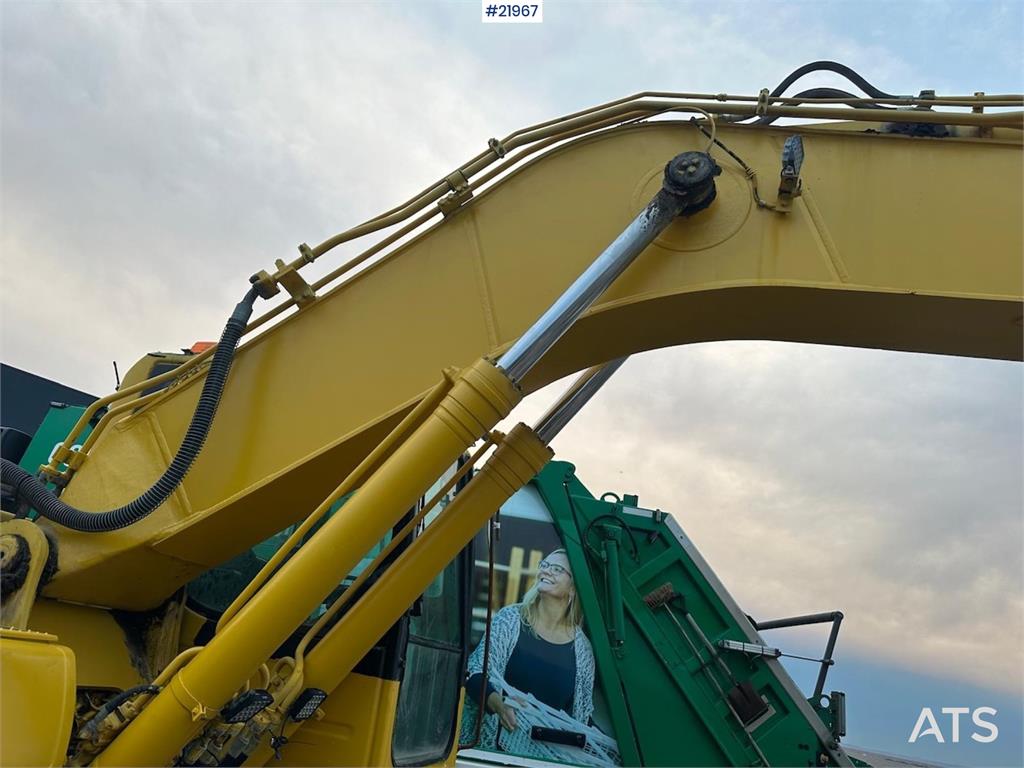 Komatsu PC240LC-8 Crawler Excavator w/ Digger Bucket. 2007 21967 PC240LC-8 Crawler Excavator w/ Digger Bucket. 2007 1 Craw...