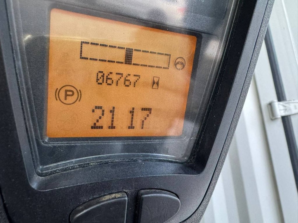 Forklift Linde E16C-02 Electric 1600kg 2014 2014 E16C-02 2014 1 Forklift image 10