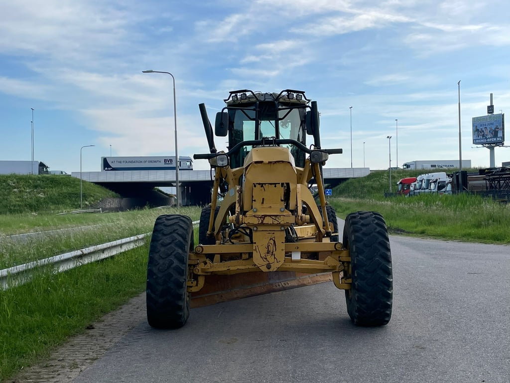 Caterpillar 12M 2011 00032663 12M 2011 1 image 4