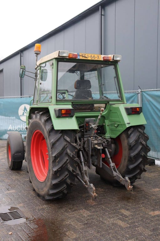 Tractor Fendt Farmer 305LS Turbomatik Diesel (Margin) 1987 Fendt Farmer 305LS Turbomatik 1987 1 image 4
