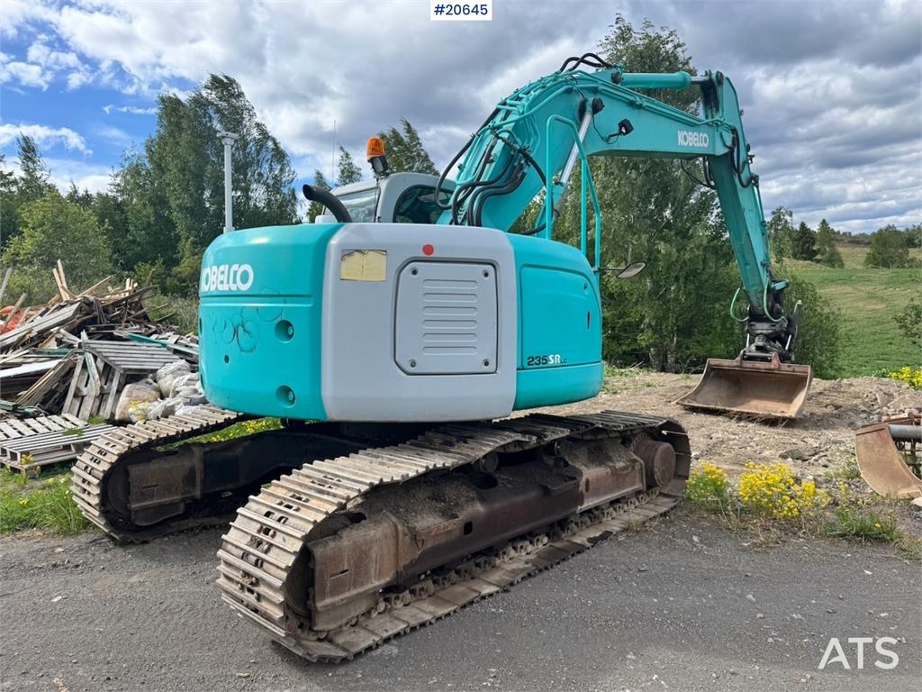 Kobelco SK235SR Tracked excavator w/ Rototilt and bucket. 2000 20645 SK235SR Tracked excavator w/ Rototilt and bucket. 200...