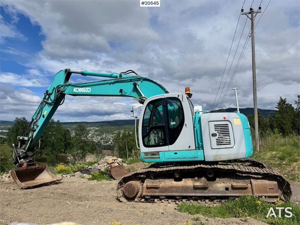 Kobelco SK235SR Tracked excavator w/ Rototilt and bucket. 2000 20645 SK235SR Tracked excavator w/ Rototilt and bucket. 200...