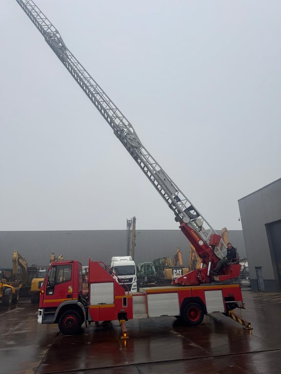 Iveco 130E23 4x2 Firetruck 1997 00033122 130E23 4x2 Firetruck 1997 1 image 10