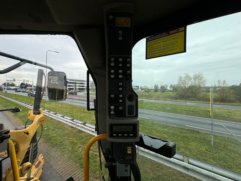 Caterpillar 140M 2014 00032938 140M 2014 1 image 8