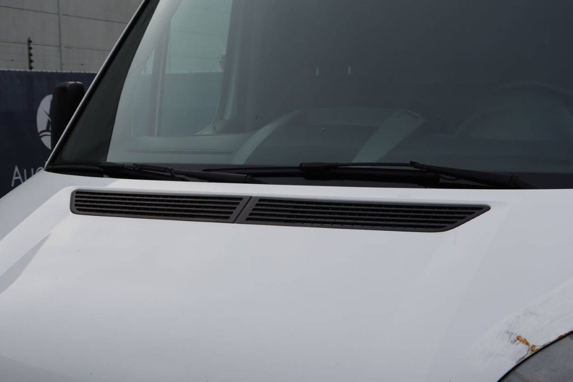 Refrigerated van Volkswagen Crafter Diesel 2013 2013 Volkswagen Crafter 2013 1 image 12