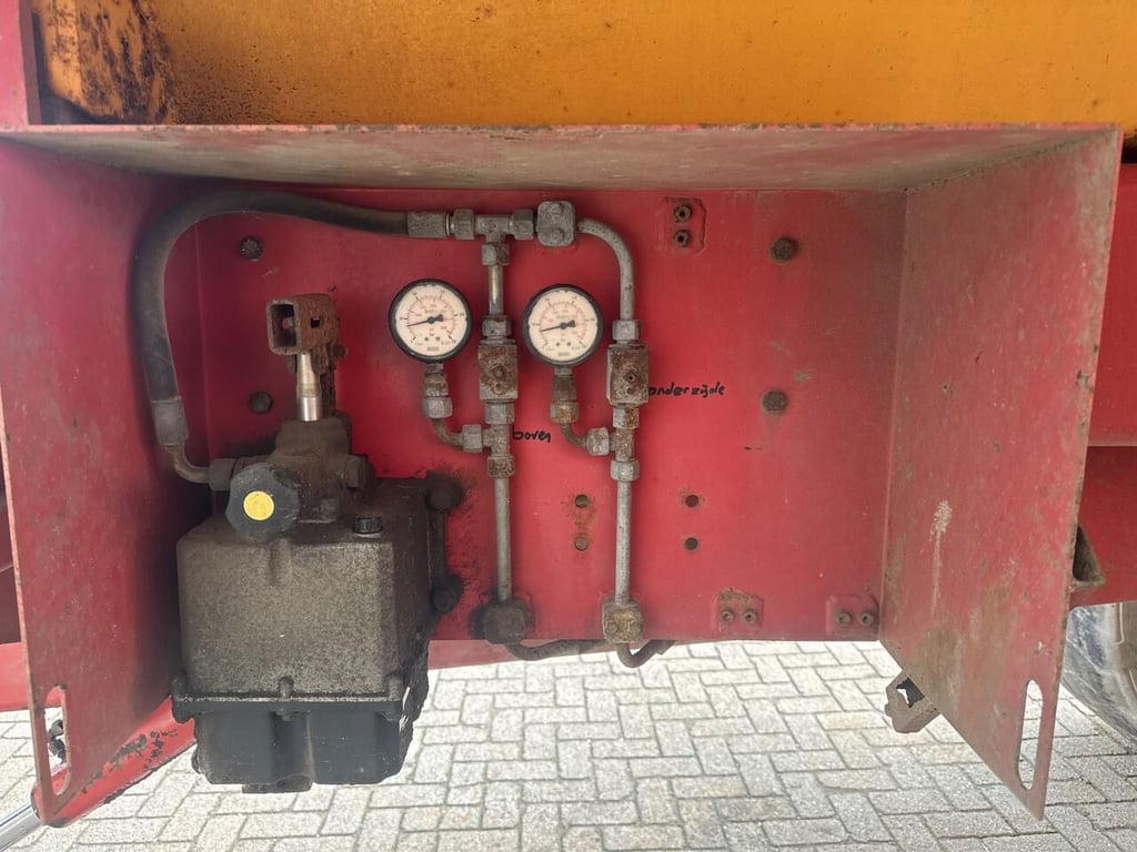 Heavy machinery product image - Image 8 of 15