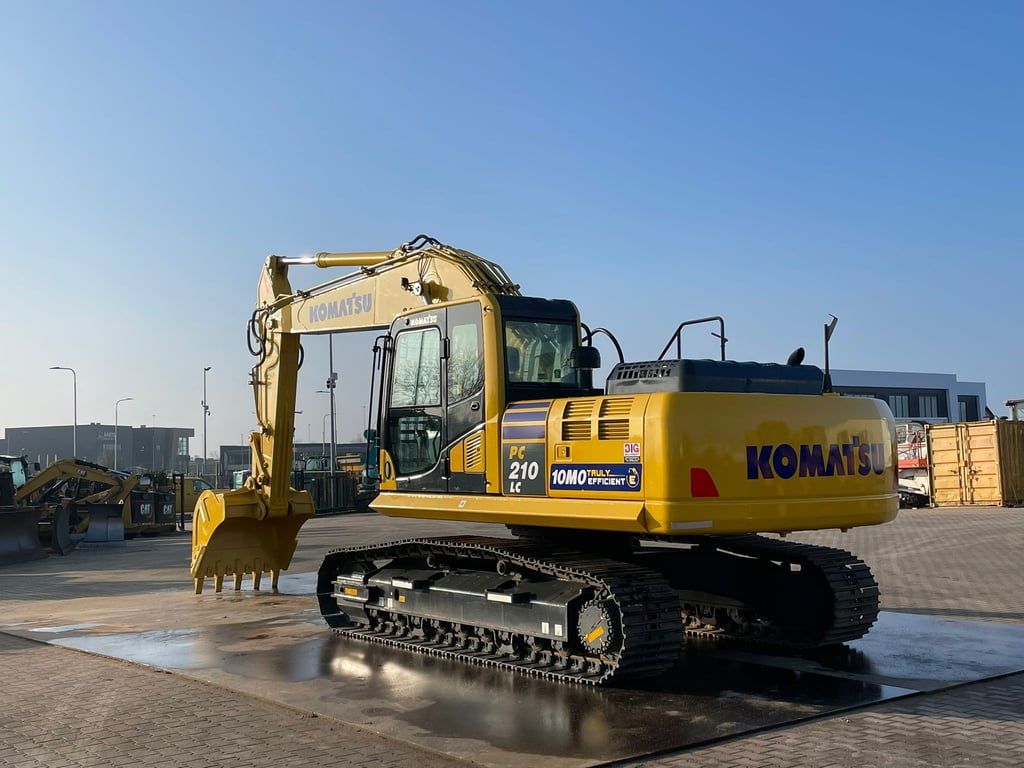 Komatsu PC210LC-10MO 2025 00033625 PC210LC-10MO 2025 0 image 3