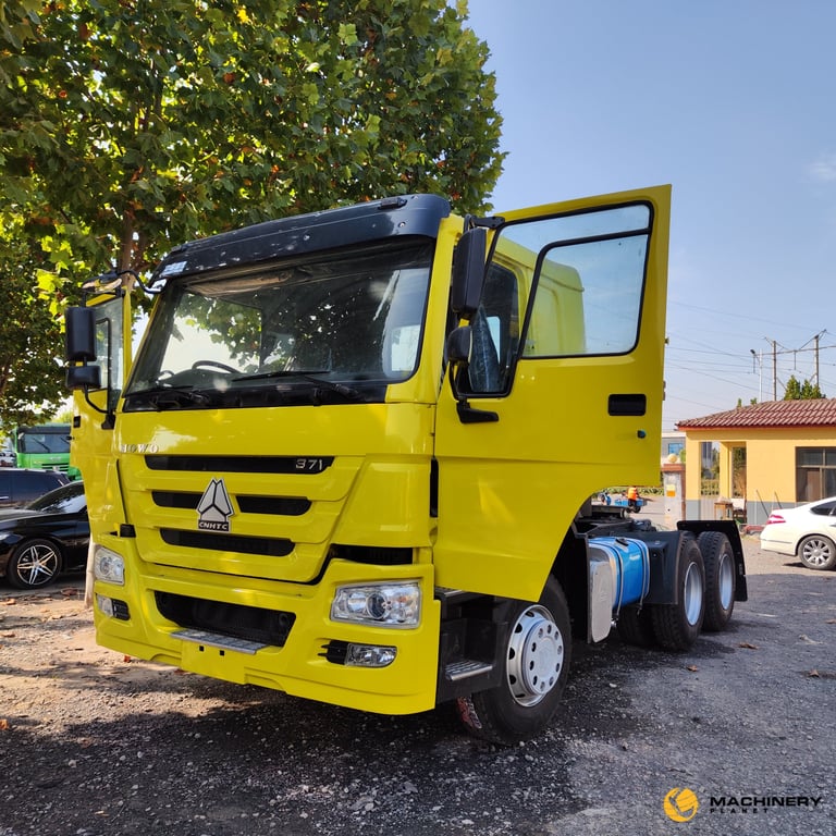 Chinese Brand HOWO Tractor Truck 6X4 2022 YEAR GOOD CONDITION HOWO 6X4 371HP Tractor Truck 2022 1 image 6