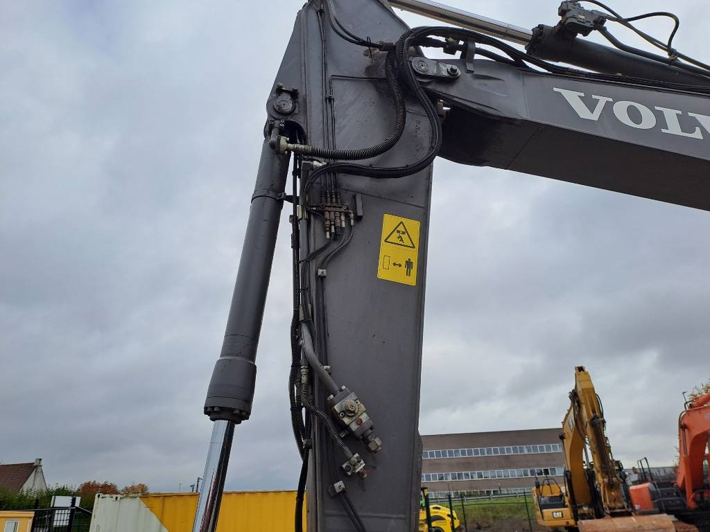 Volvo EC 220 EL (New Undercarriage) 2015 ATR-2127 EC 220 EL (New Undercarriage) 2015 1 Crawler Excavators image 8