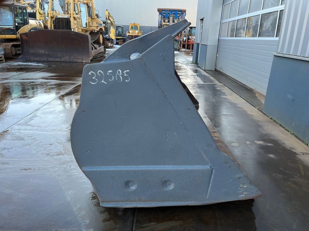 Caterpillar Bucket 950 2010 00032585 Bucket 950 2010 1 image 2