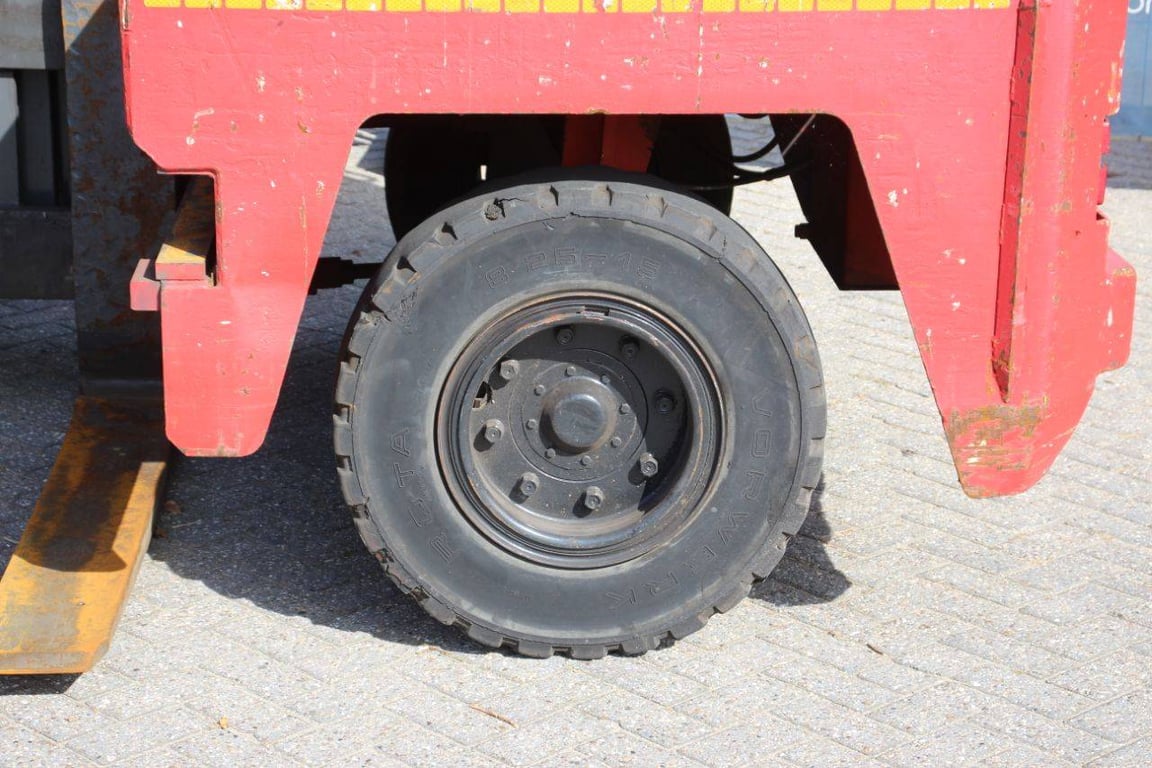 Side loader Kalmar DFQ50/14/40 Diesel 5000kg 4m DFQ50/14/40 1 Side loaders image 9