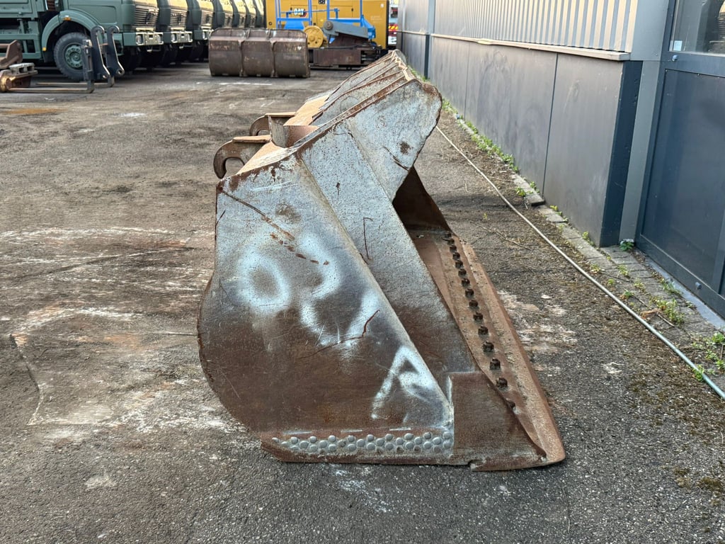 Heavy machinery product image - Image 6 of 9