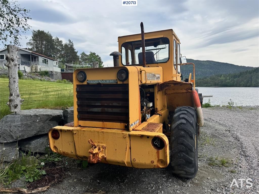 Volvo LM 846 Wheel Loader w/ Bucket. Partially Rep. Obje 1974 20713 LM 846 Wheel Loader w/ Bucket. Partially Rep. Obje 197...