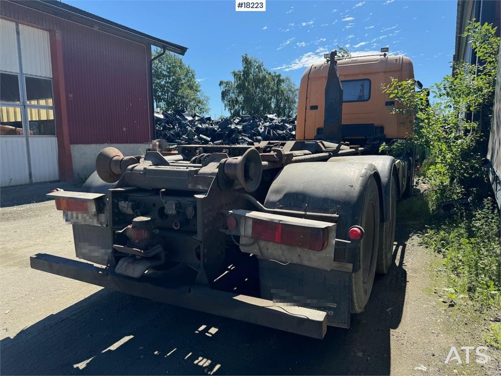 Scania 124G hook truck w/ Palift hook with articulation S 2004 18223 124G hook truck w/ Palift hook with articulation S 20...