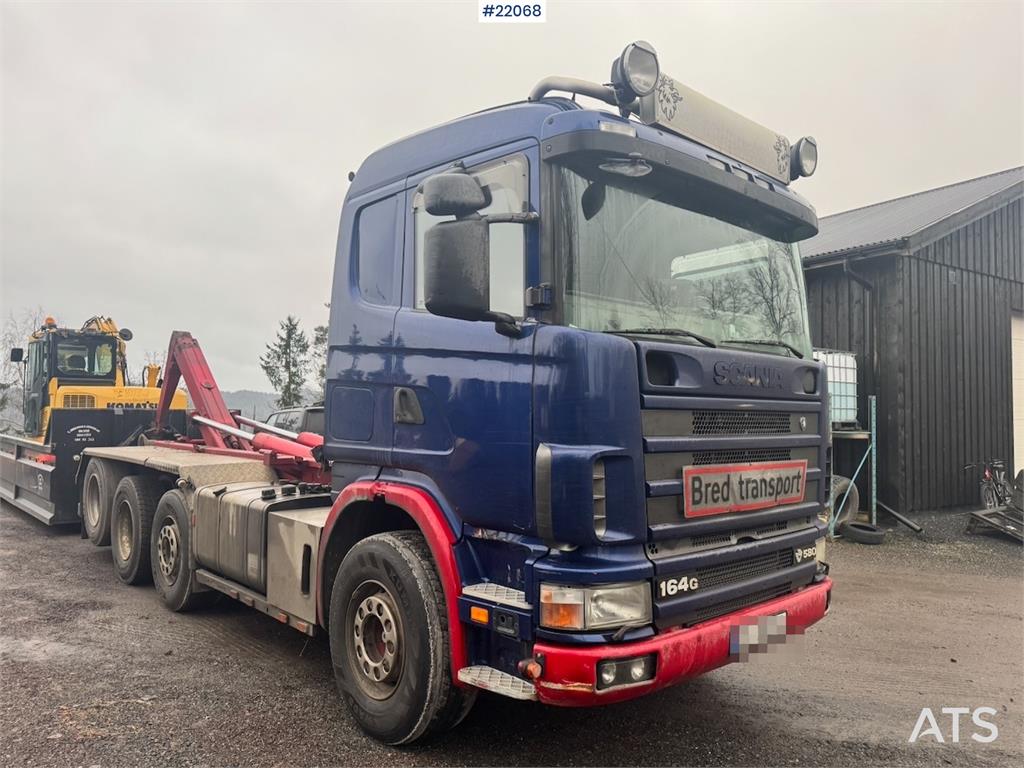 Scania R164 580 8x2 tridem hook truck 2003 22068 R164 580 8x2 tridem hook truck 2003 1 image 24