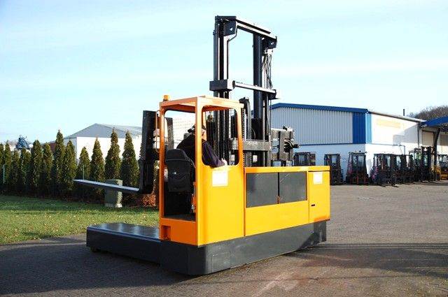 Bison 5004-4 1997 EL4967 5004-4 1997 1 Side loaders image 7