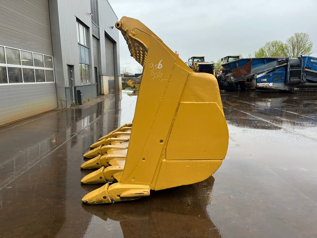 Caterpillar Bucket 990 00032768 Bucket 990 1 image 8