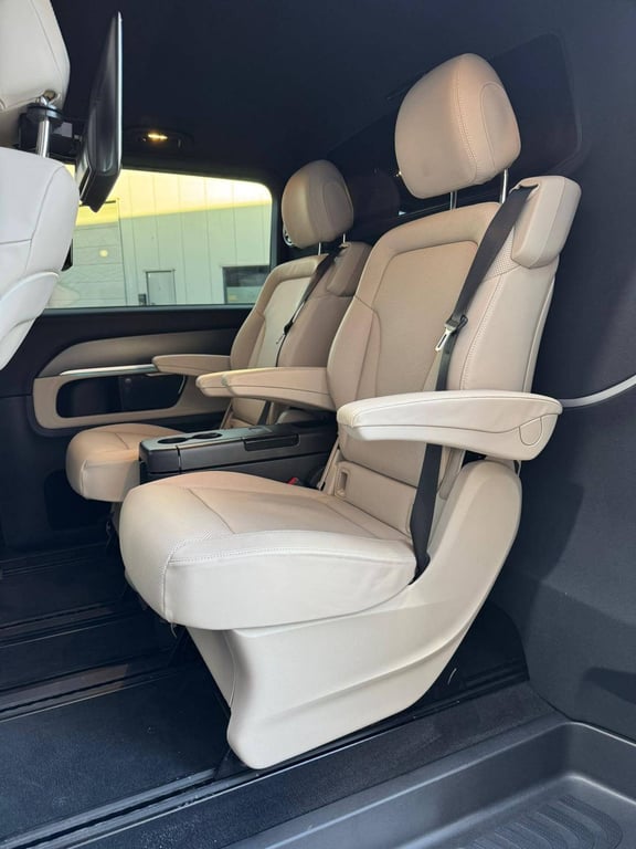 Mercedes-Benz V300 d Automatic business class AMG pack Diesel 2023 2023 V-Klasse (W447) _ V300 d Automatic AMG-pack 2023 1...