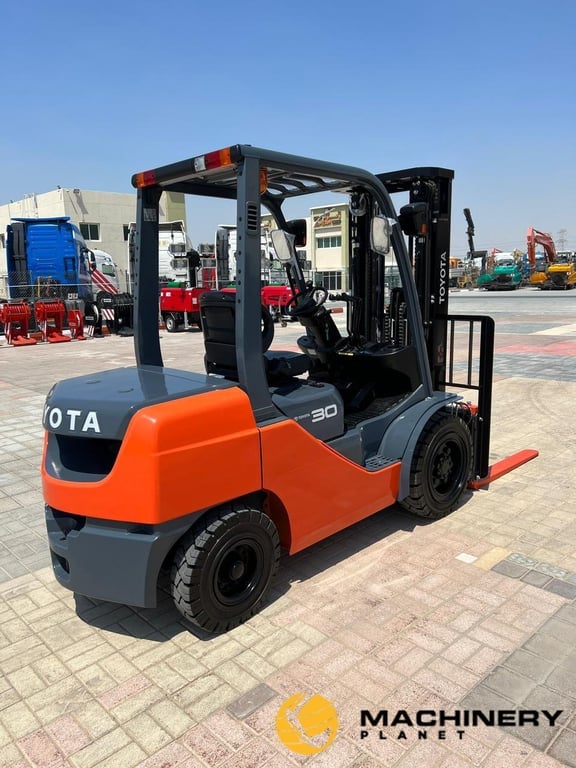 Heavy machinery product image - Image 7 of 14