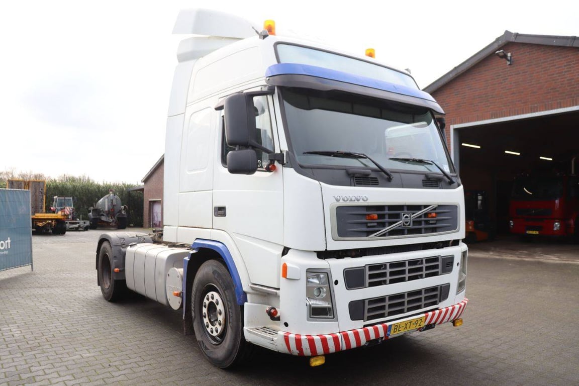 Chassis Cabin Volvo FM9 4X2T FAL6.7 RAD-A4 Diesel 2002 2002 FM9 4X2T FAL6.7 RAD-A4 2002 1 image 6