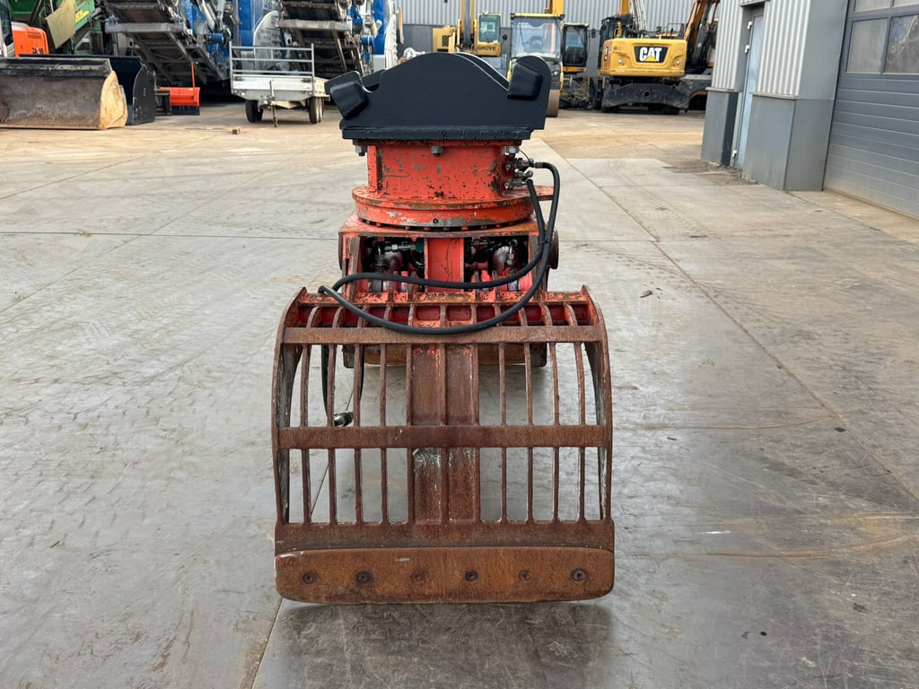 NPK D-2000 CW30 CW40 Sorting Grapple 2003 70001908 D-2000 CW30 CW40 Sorting Grapple 2003 1 image 8