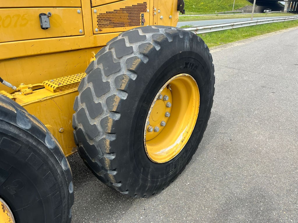 Caterpillar 12M Motor Grader 2012 00032662 12M Motor Grader 2012 1 image 8