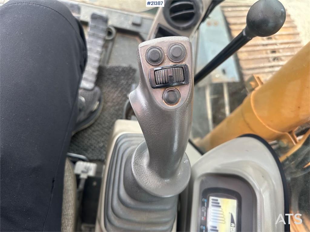 CASE CX130B excavator w/rototilt and two buckets. WATCH 2011 21387 CX130B excavator w/rototilt and two buckets. WATCH 2011...