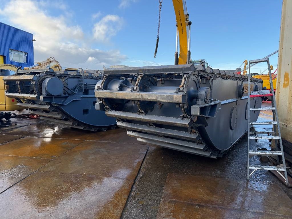 CAT swamp buggy amphibious undercarriage (unused) 2025 5213 swamp buggy amphibious undercarriage (unused) 2025 1 Crawler E...