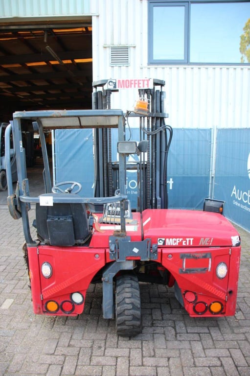 Moffett M4 20.4 Diesel 2000kg Truck-Mounted Forklift 2011 2011 M4 20.4 2011 1 image 4