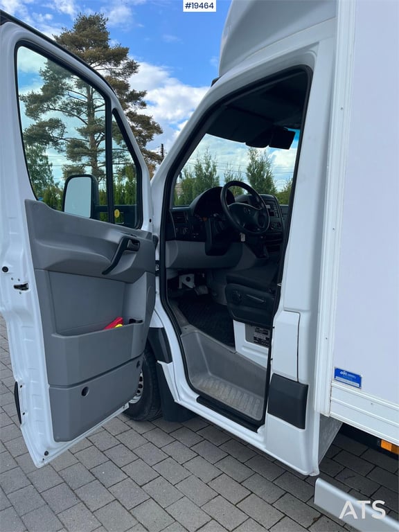 Mercedes-Benz Sprinter 316CDI Box truck w/ Lift. 115,000 km. 2015 19464 Sprinter 316CDI Box w/ Lift. 115,000 km. 2015 1 im...