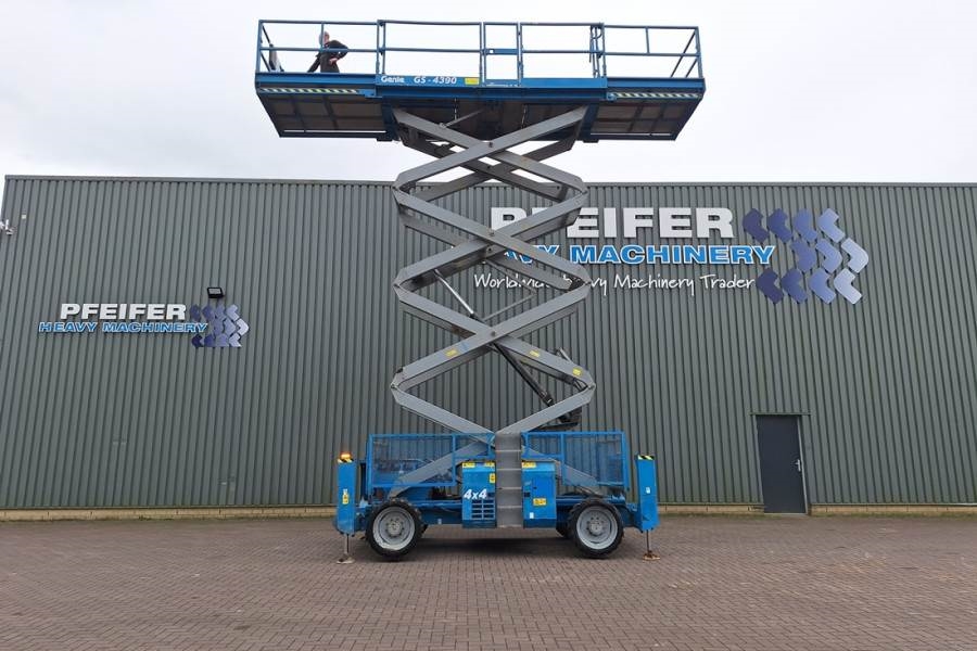 Genie GS4390 Diesel, 4x4 Drive, 15m Working Height, 680k 2012 GENIE - GS4390 - 63307 GS4390 Diesel, 4x4 Drive, 15m Working...