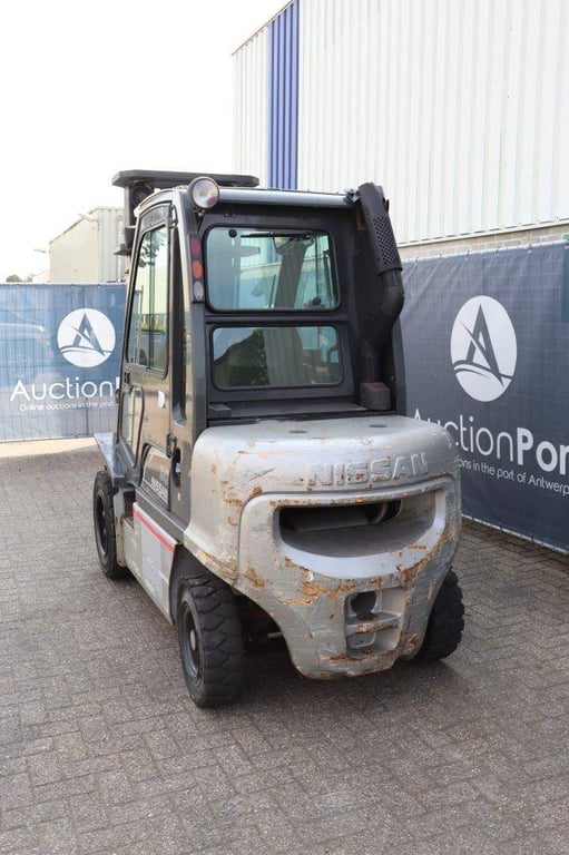 Forklift Nissan 30 Electric 3000kg 30 1 Forklift image 4